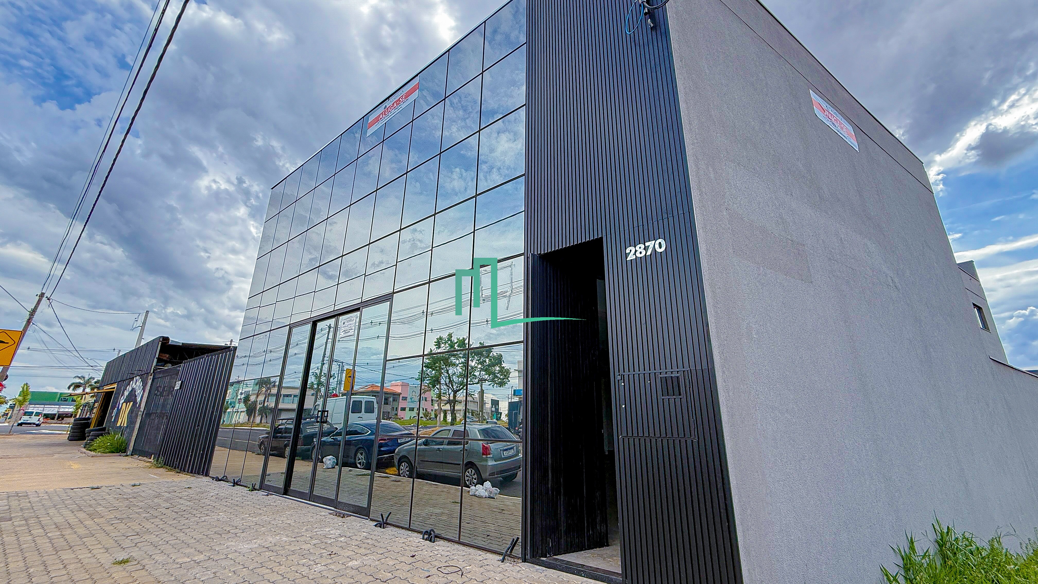 EXCELENTE GALPÃO DE ALTO PADRÃO DISPONIVEL PARÀ VENDA NA AVENIDA CHAFIC FACURY AO LADO DOS IRMÃOS PATROCINIO NO PROLONGA