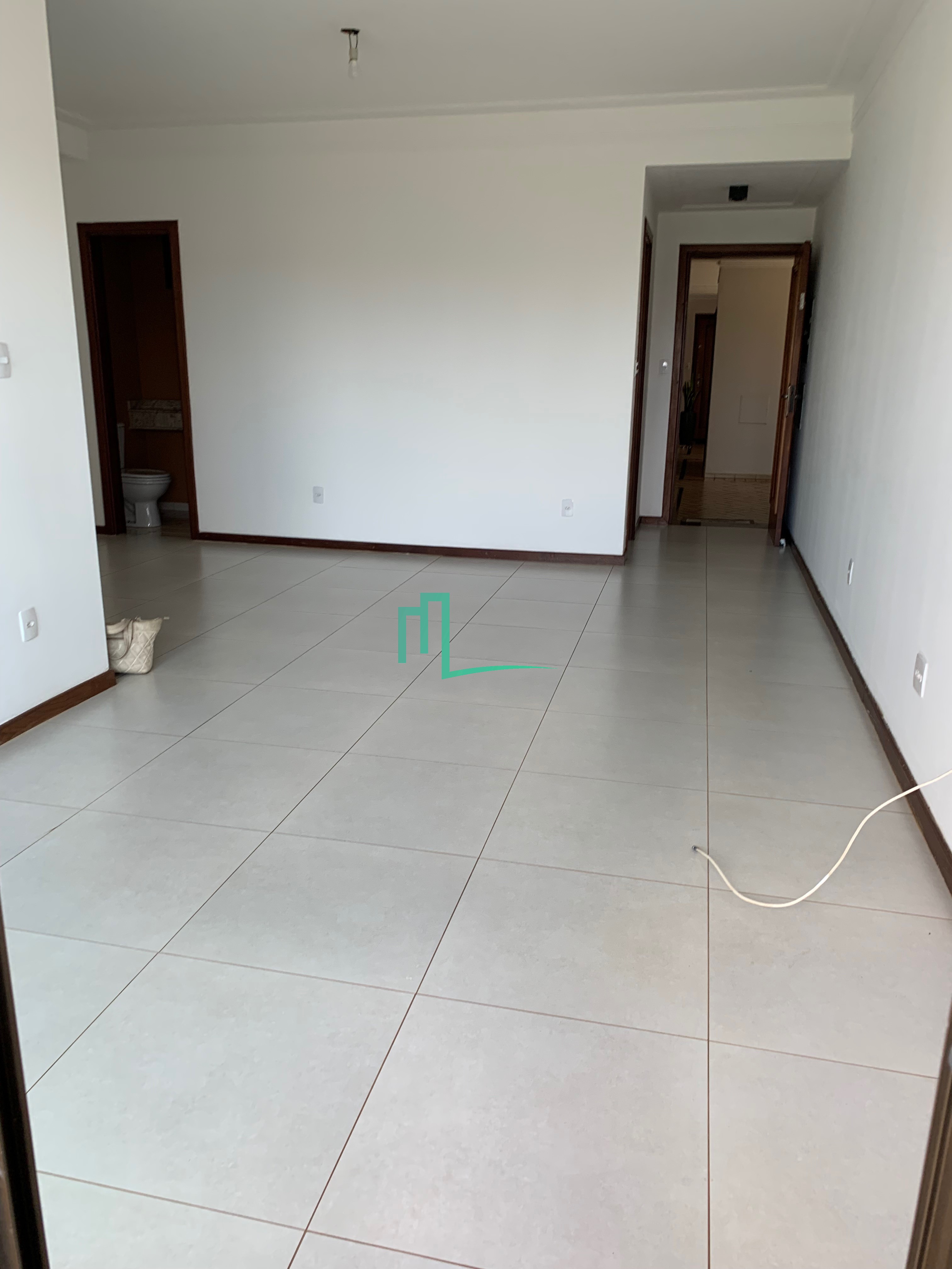 Venda apartamento no bairro São José   117m de área construída  2 vagas de garagem  Salas de jantar e social integradas 