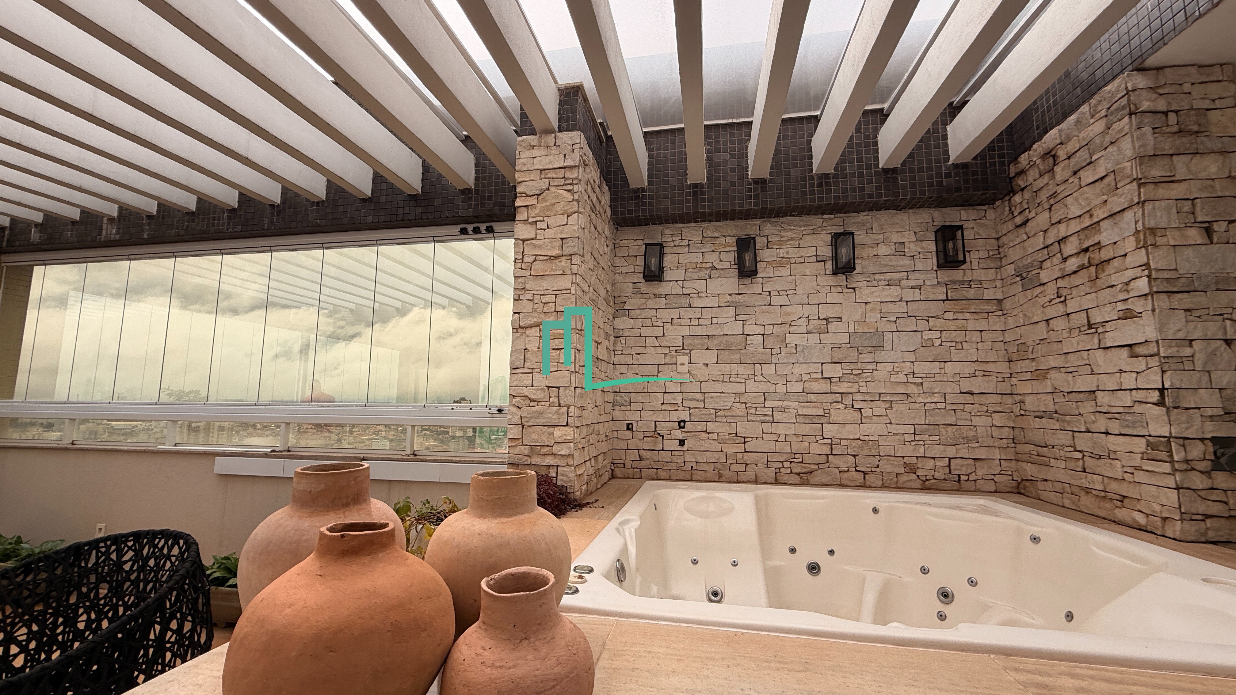 COBERTURA DUPLEX TODA MOBILIADO DISPONIVEL À VENDA DE PORTEIRA FECHADA NO EDIFICIO MONET EM FRANCA/SP - 205 metros de ár