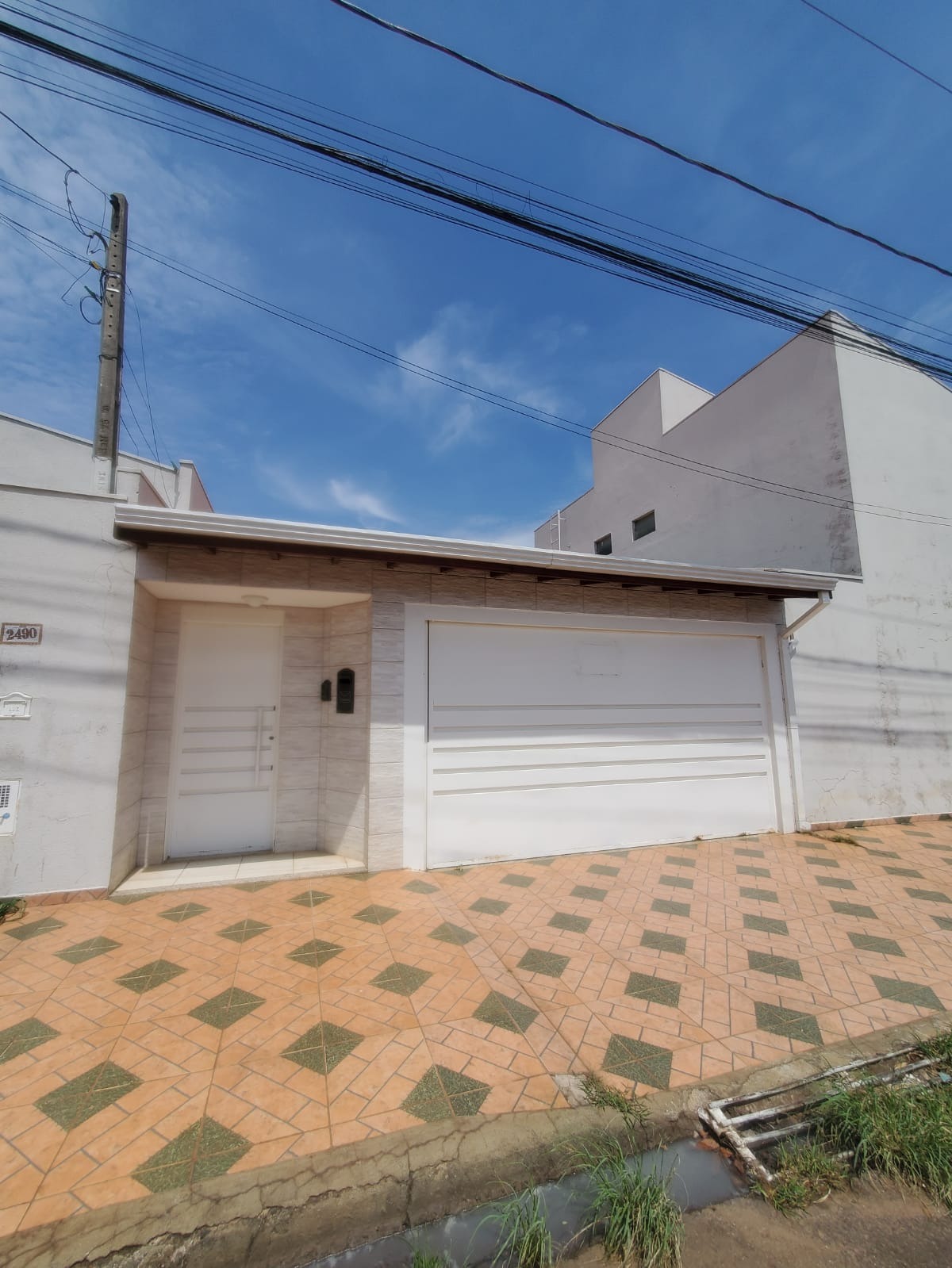 CASA À VENDA NO JARDIM ALVORADA COM EXCELENTE LOCALIZAÇÃO NO BAIRRO   - Casa de Esquina Exclusiva! - 260m² terreno  e 28