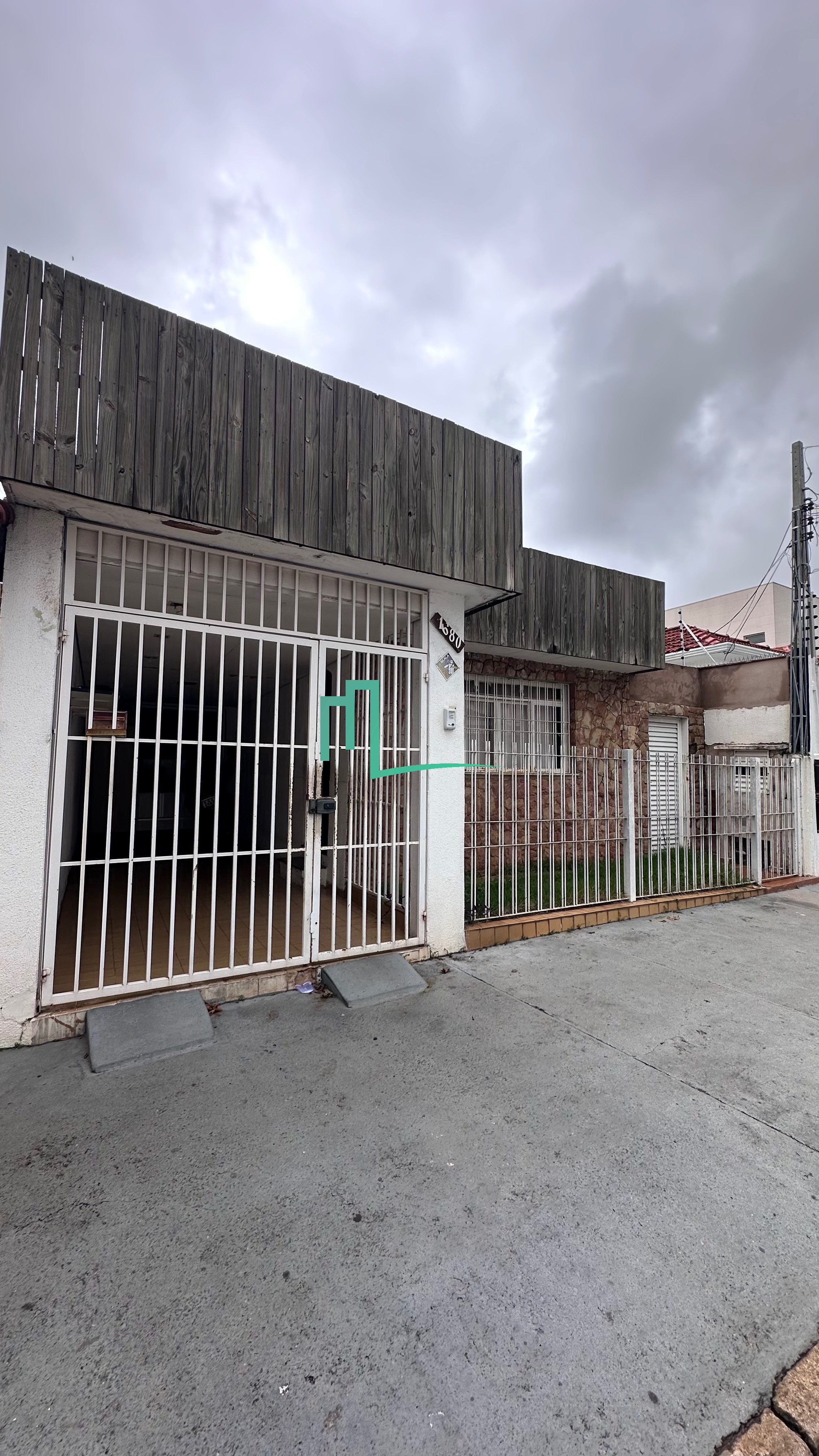 CASA À VENDA COM EXCELENTE LOCALIZAÇÃO NO CIDADE NOVA ENTRE PRESIDENTE VARGAS E SANTOS PEREIRA EM FRANCA/SP   - 228 metr