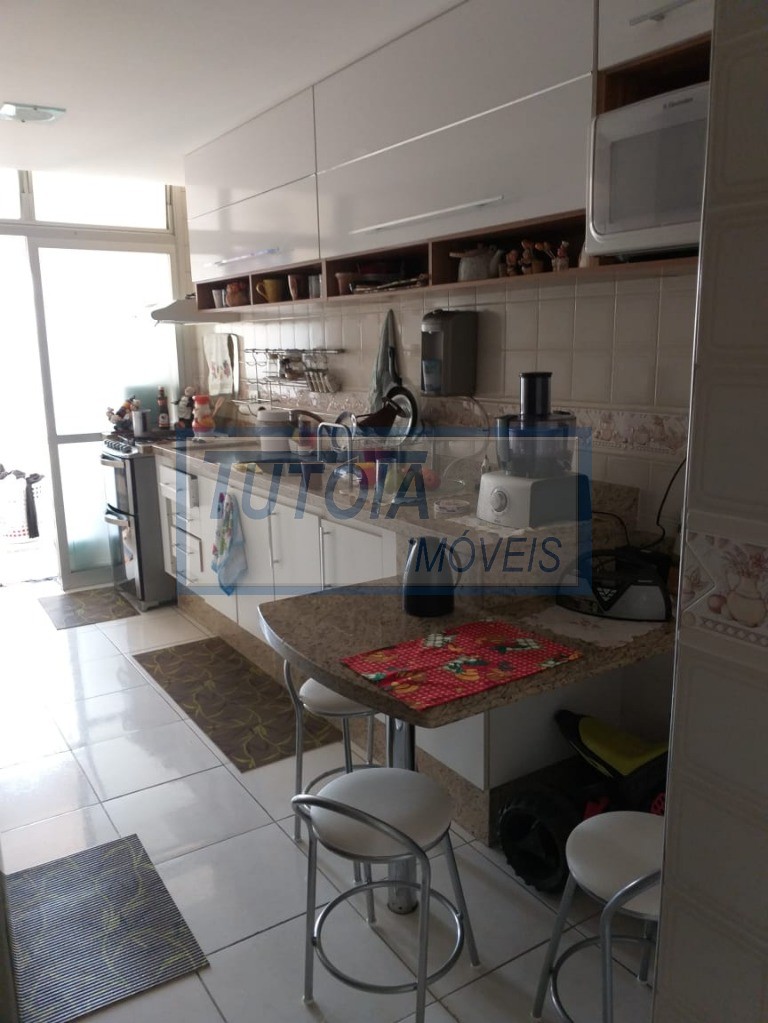 Apartamento à venda com 3 quartos, 84m² - Foto 2