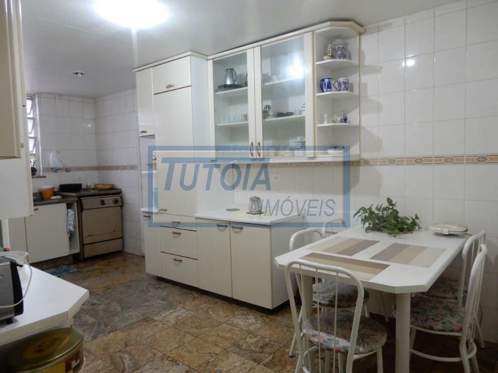 Apartamento à venda com 3 quartos, 174m² - Foto 2