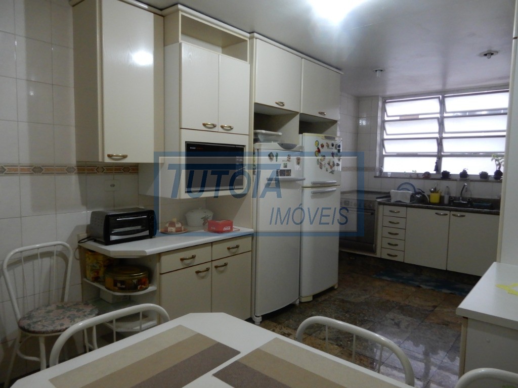 Apartamento à venda com 3 quartos, 174m² - Foto 3