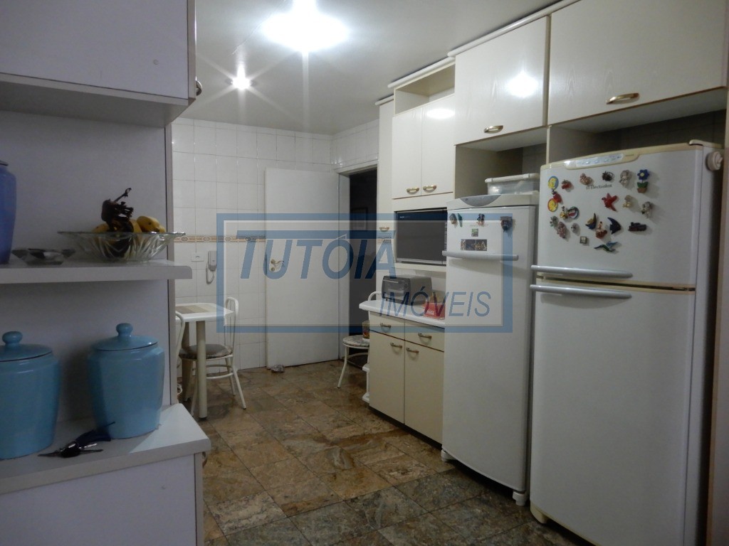 Apartamento à venda com 3 quartos, 174m² - Foto 4