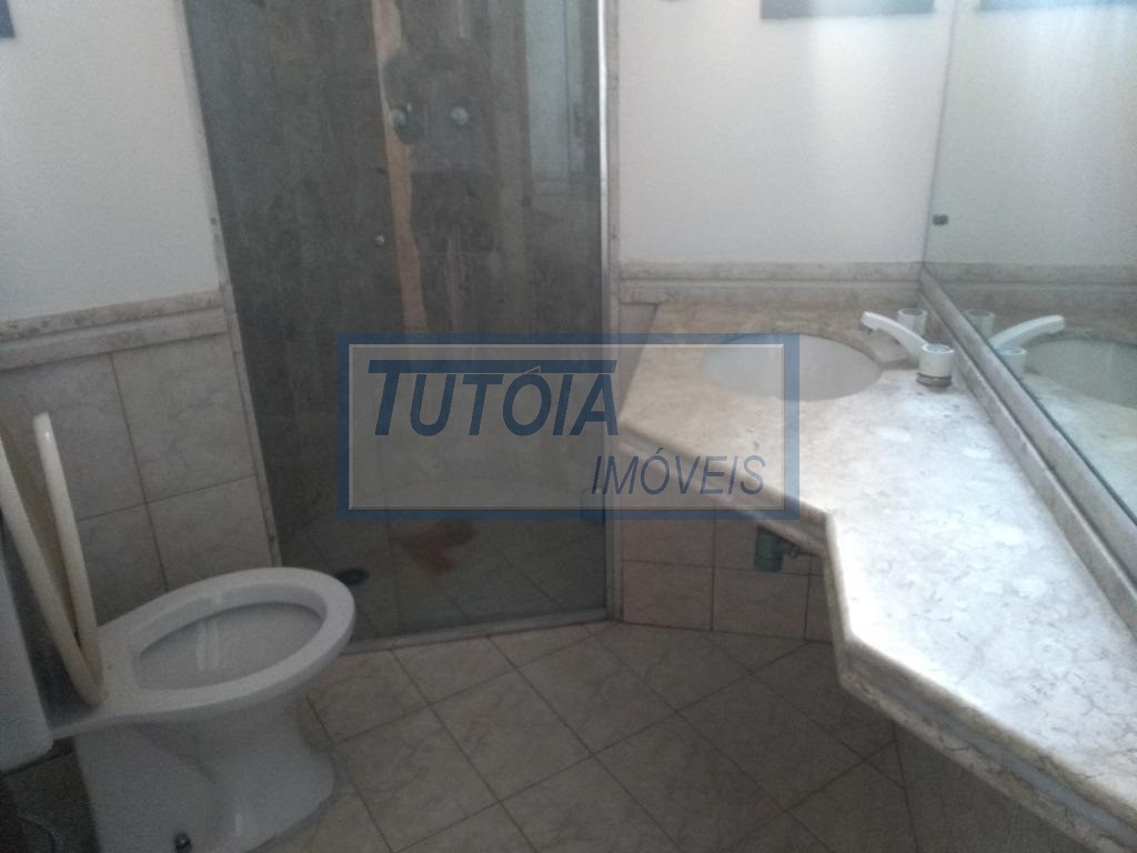 Apartamento para alugar com 3 quartos, 218m² - Foto 4