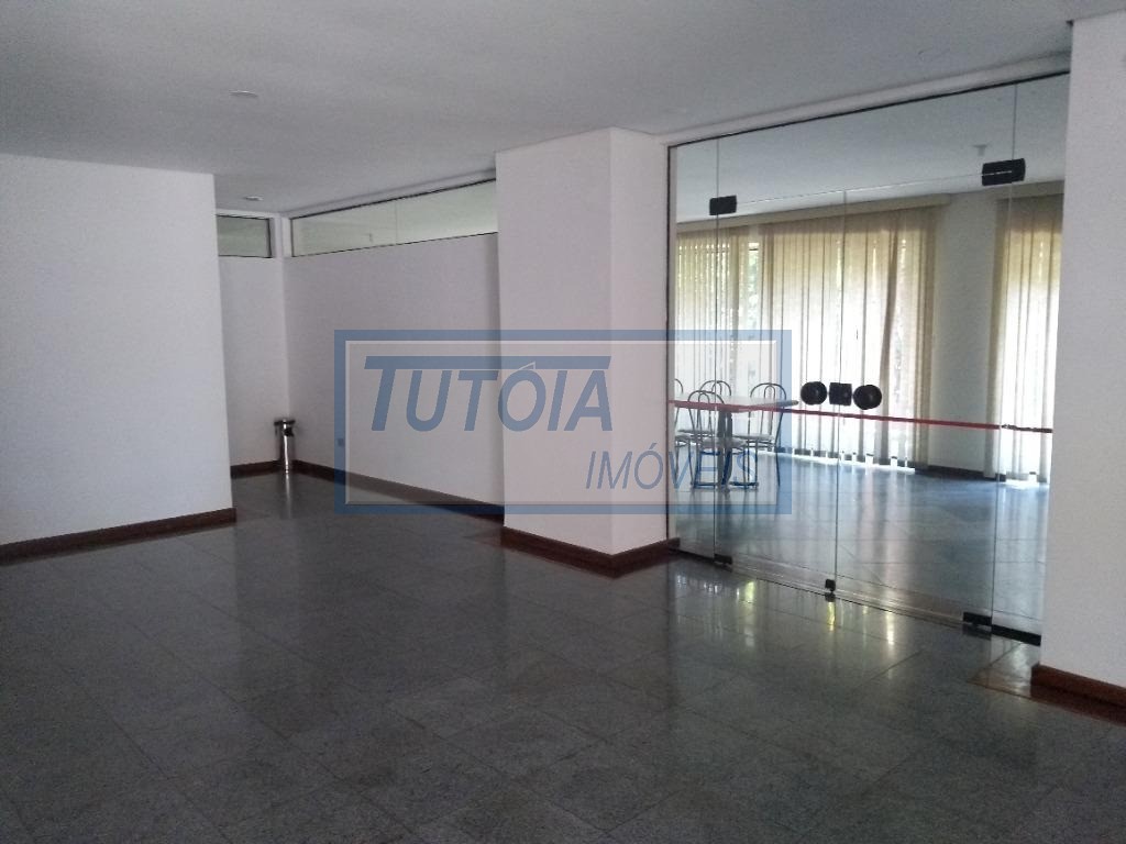 Apartamento para alugar com 3 quartos, 218m² - Foto 11