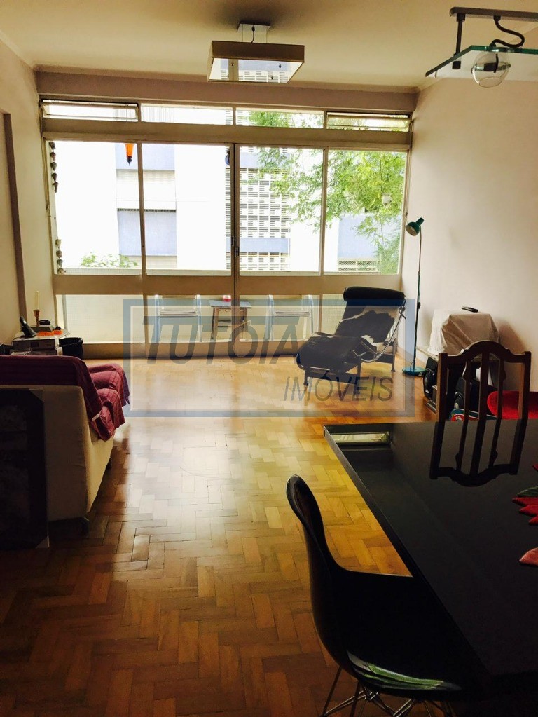 Apartamento à venda com 3 quartos, 125m² - Foto 1