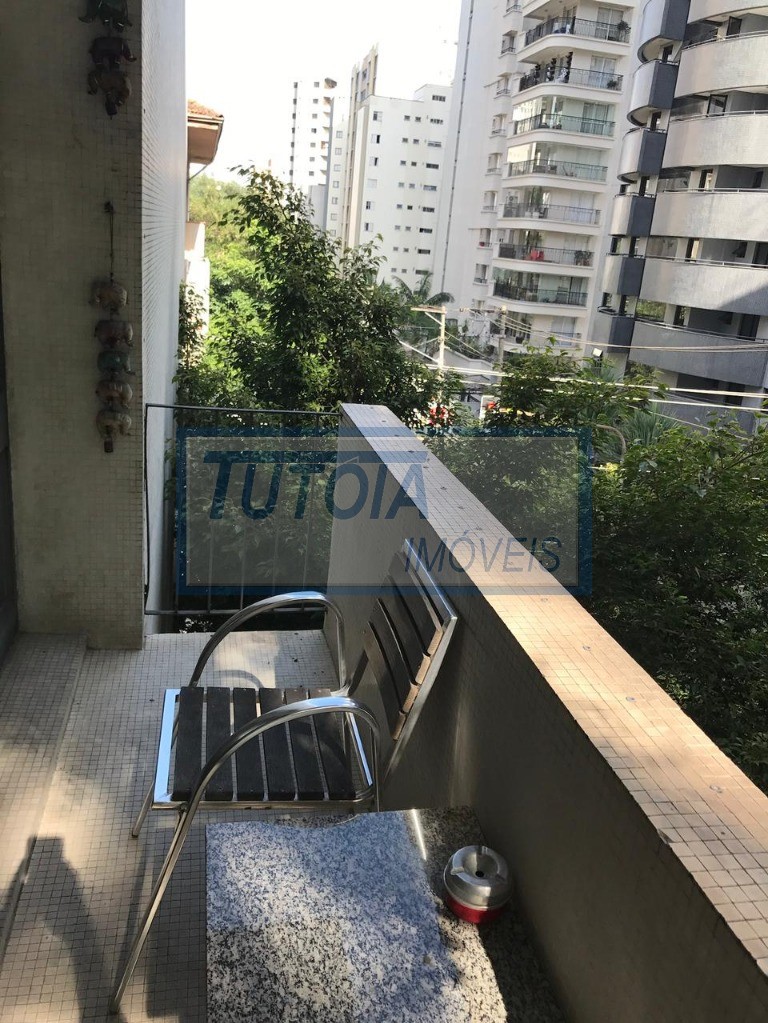 Apartamento à venda com 3 quartos, 125m² - Foto 2