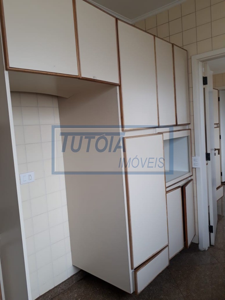 Apartamento à venda com 3 quartos, 200m² - Foto 12