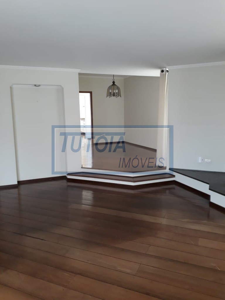 Apartamento à venda com 3 quartos, 200m² - Foto 1