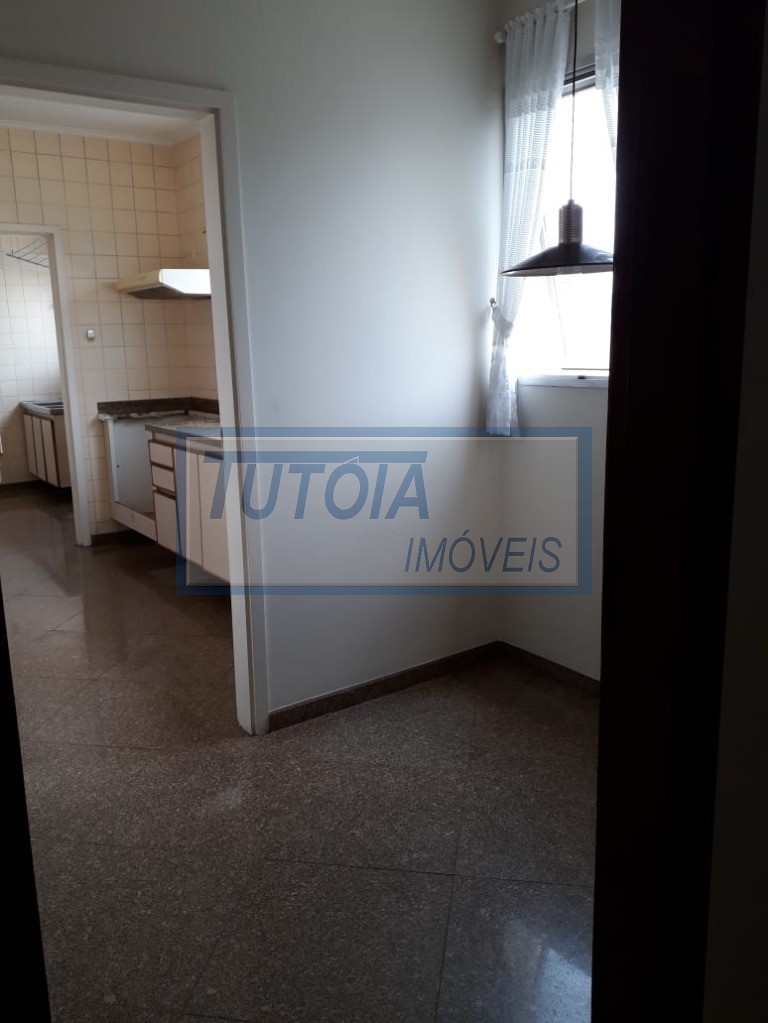 Apartamento à venda com 3 quartos, 200m² - Foto 13