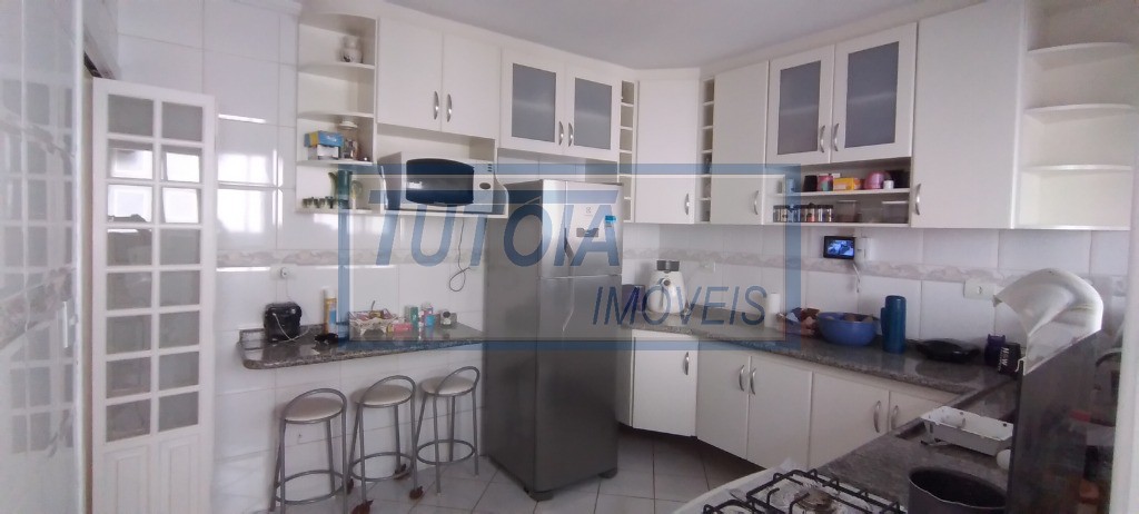 Apartamento à venda com 3 quartos, 147m² - Foto 2