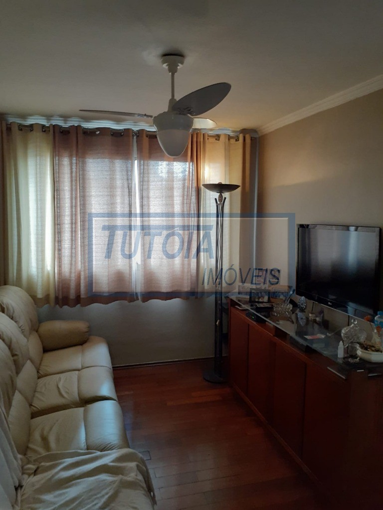 Apartamento à venda com 2 quartos, 70m² - Foto 1