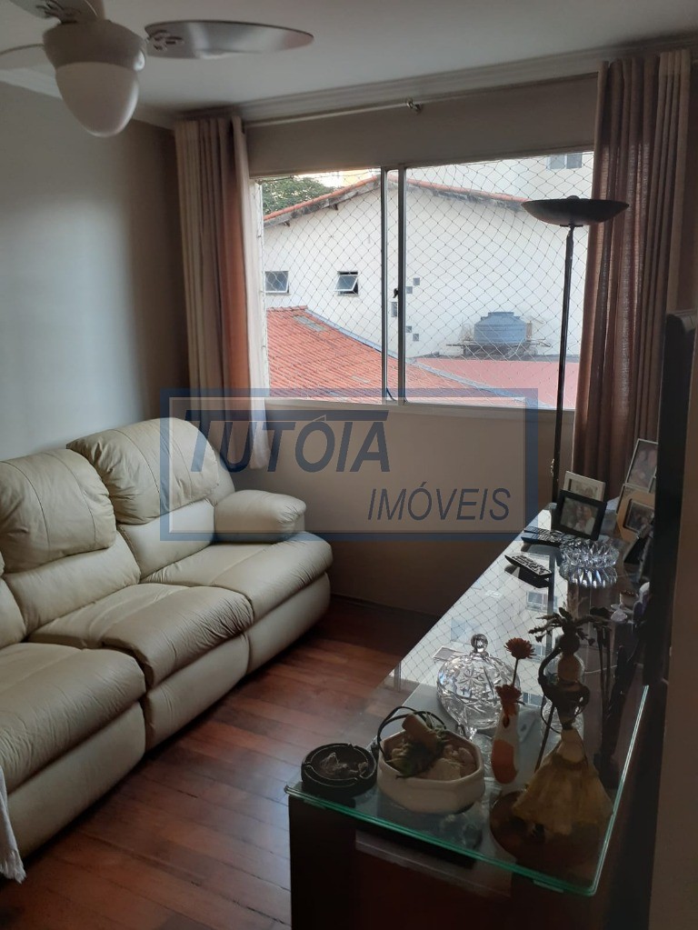 Apartamento à venda com 2 quartos, 70m² - Foto 2