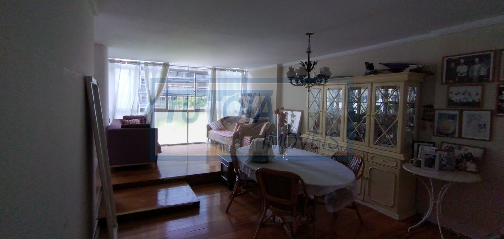 Apartamento à venda com 3 quartos, 132m² - Foto 1