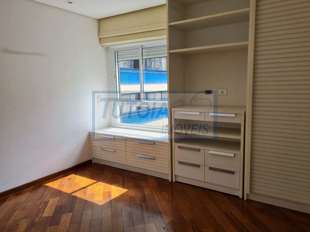 Apartamento à venda com 4 quartos, 230m² - Foto 9