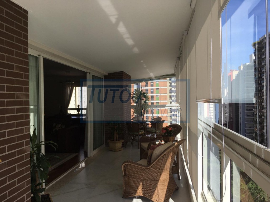 Apartamento à venda com 4 quartos, 254m² - Foto 1