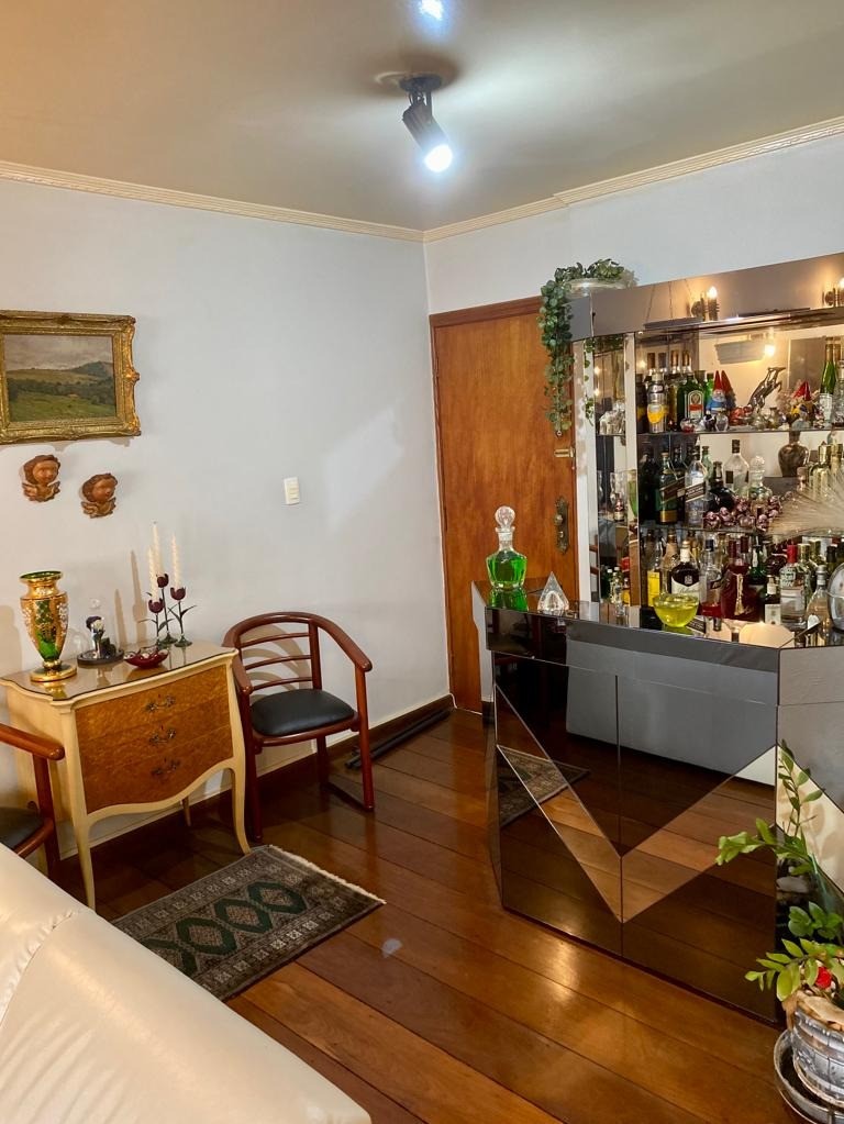 Apartamento à venda com 3 quartos, 141m² - Foto 3