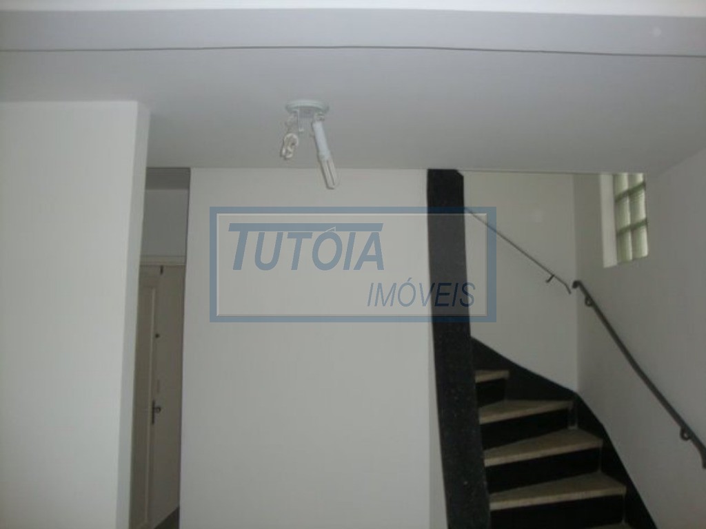 Casa para alugar com 2 quartos, 150m² - Foto 10