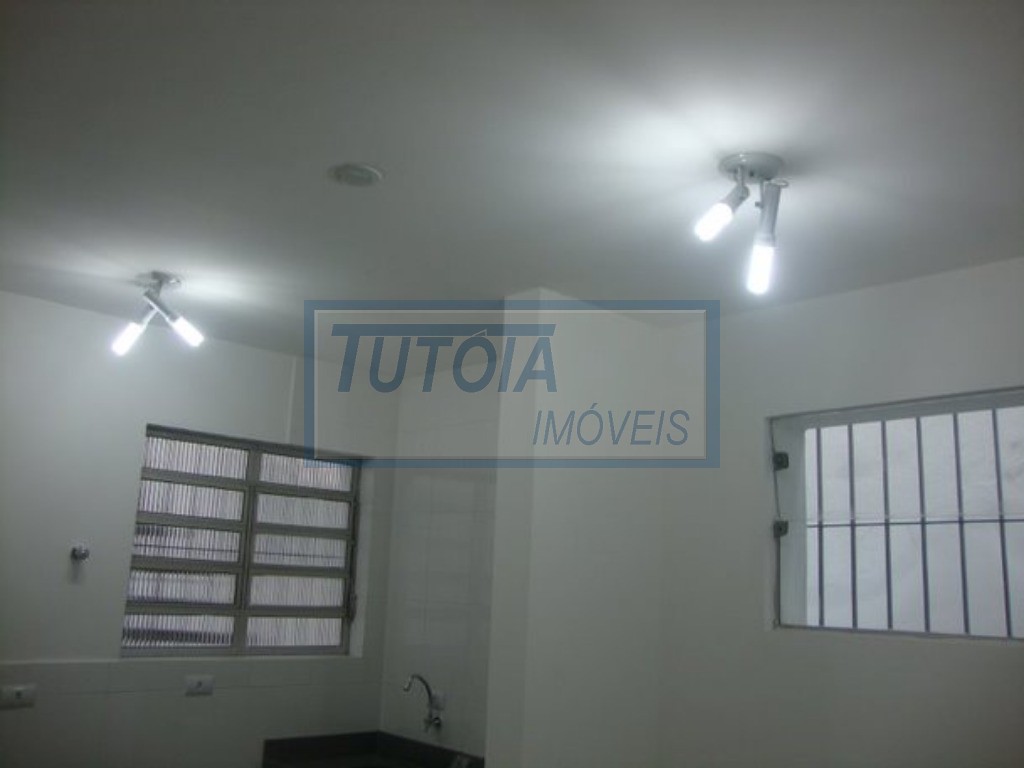 Casa para alugar com 2 quartos, 150m² - Foto 12