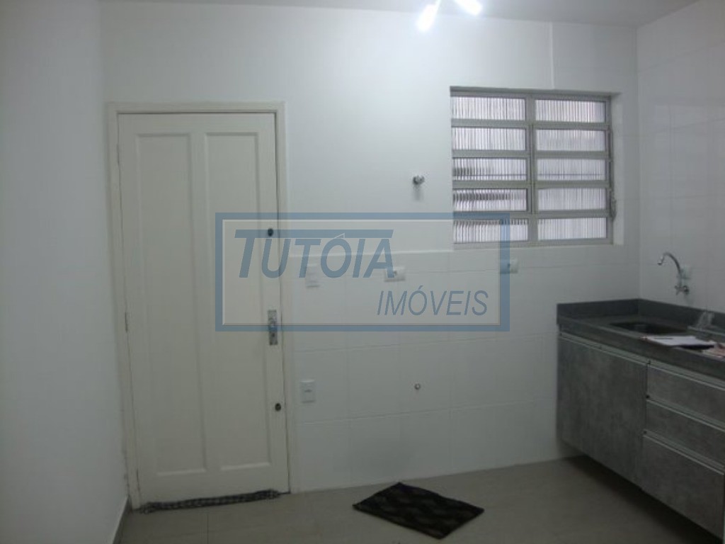 Casa para alugar com 2 quartos, 150m² - Foto 13