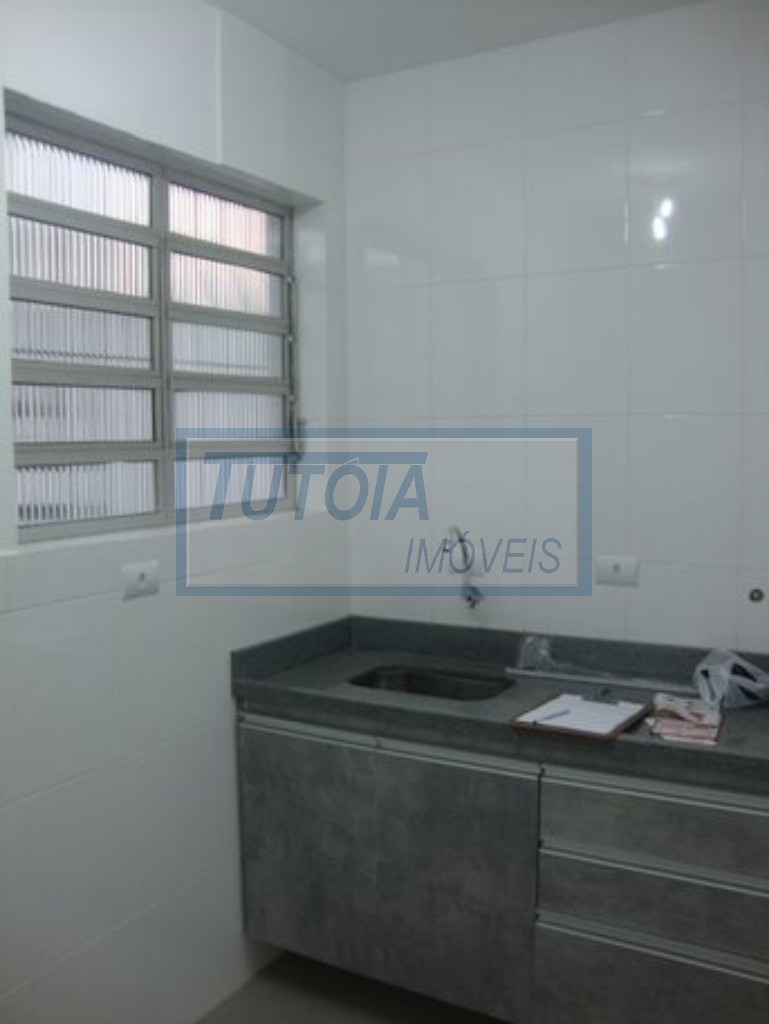 Casa para alugar com 2 quartos, 150m² - Foto 14