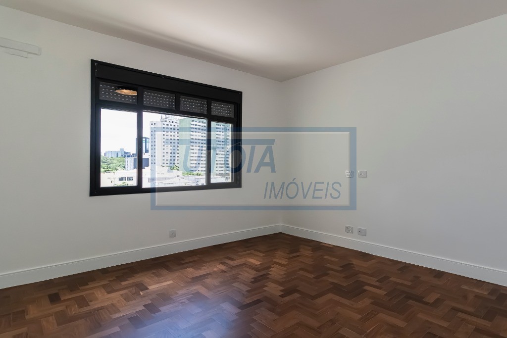 Apartamento à venda com 3 quartos, 212m² - Foto 17