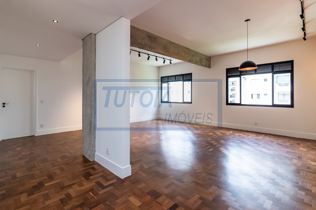 Apartamento à venda com 3 quartos, 212m² - Foto 2