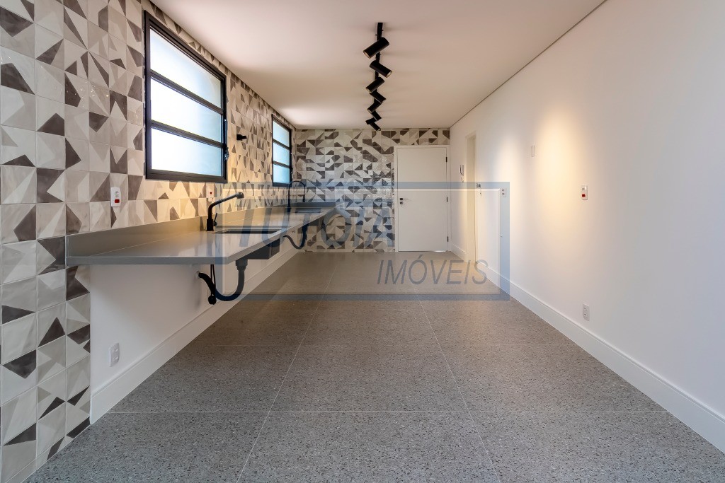 Apartamento à venda com 3 quartos, 212m² - Foto 12