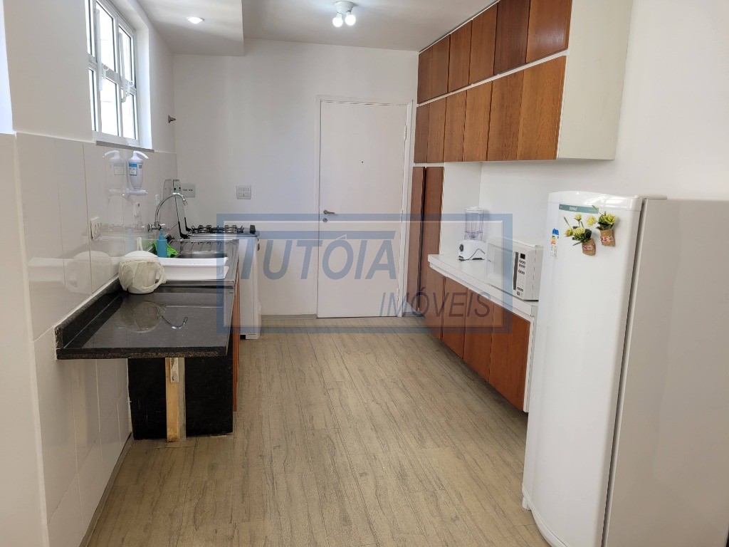 Apartamento à venda com 3 quartos, 135m² - Foto 3