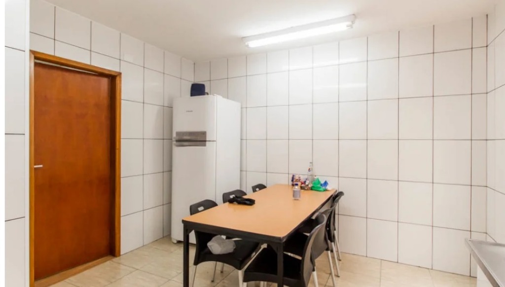 Casa à venda com 4 quartos, 230m² - Foto 15