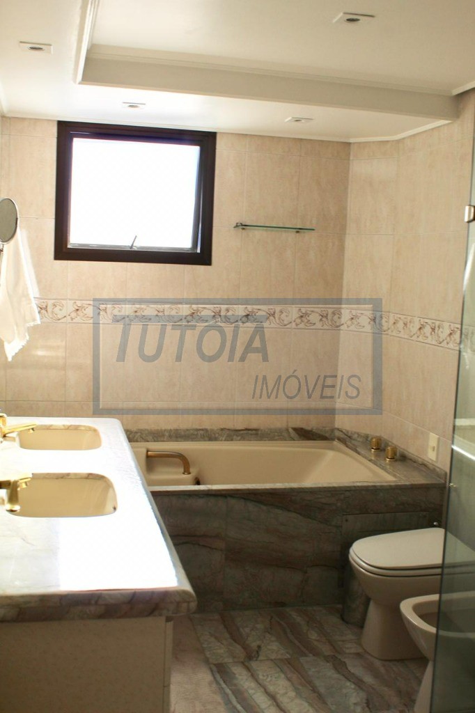 Apartamento à venda com 4 quartos, 233m² - Foto 17