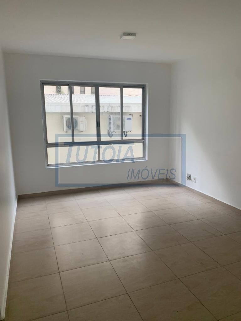 Apartamento para alugar com 3 quartos, 150m² - Foto 2