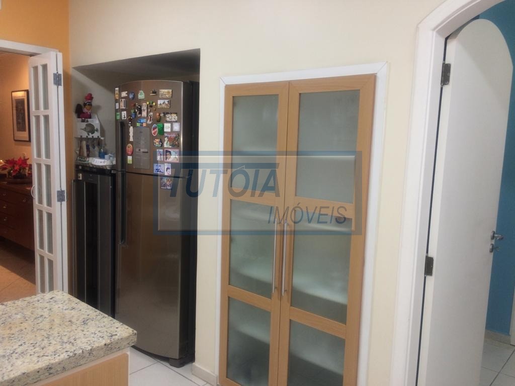 Apartamento à venda com 3 quartos, 156m² - Foto 10