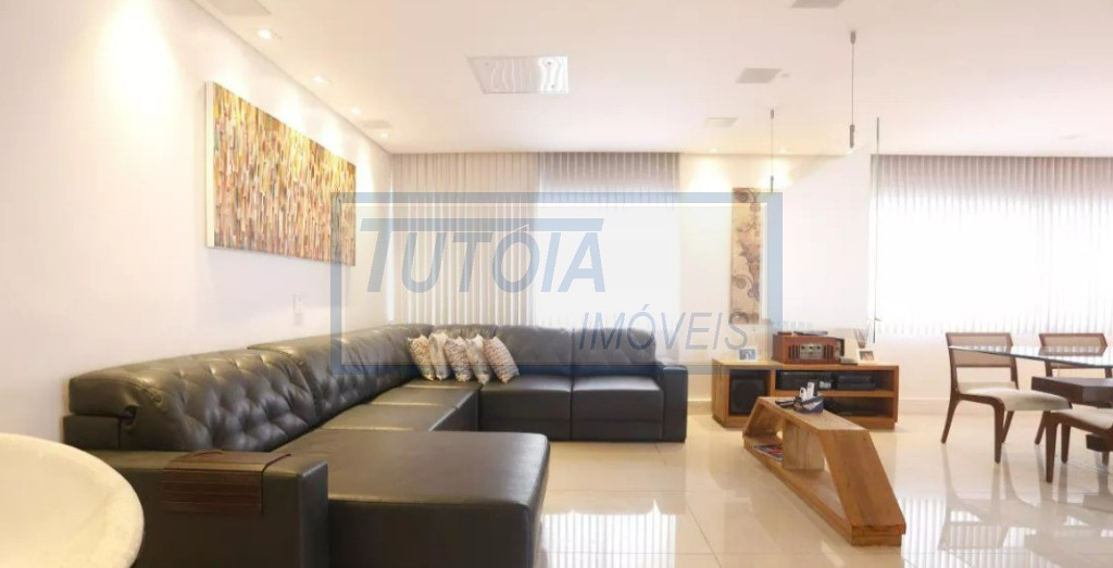 Apartamento à venda com 3 quartos, 210m² - Foto 1