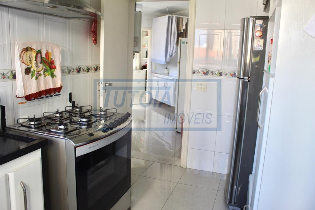 Apartamento à venda com 4 quartos, 233m² - Foto 8