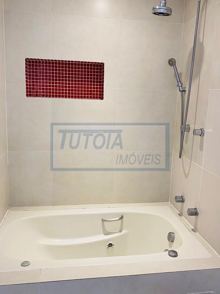 Apartamento para alugar com 3 quartos, 120m² - Foto 13