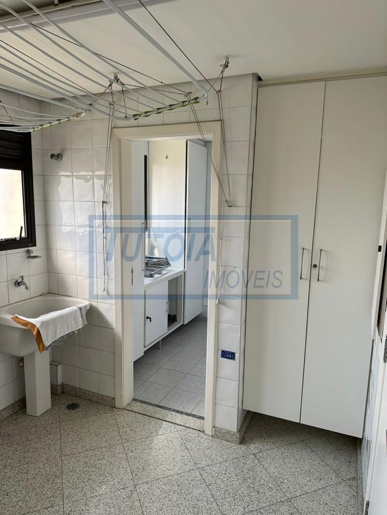 Apartamento à venda com 3 quartos, 170m² - Foto 17