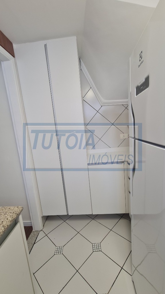 Apartamento à venda com 2 quartos, 70m² - Foto 18