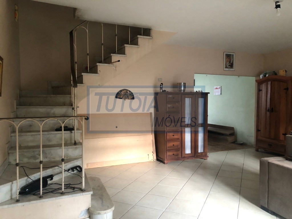 Casa à venda com 4 quartos, 180m² - Foto 2