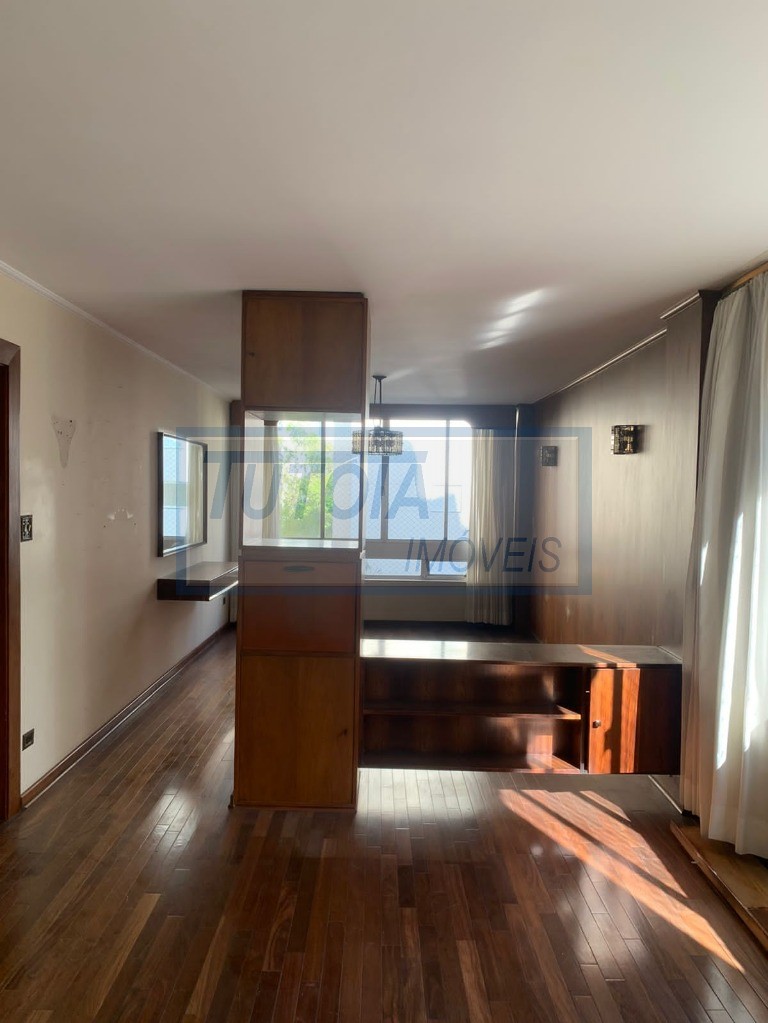 Apartamento à venda com 3 quartos, 189m² - Foto 3