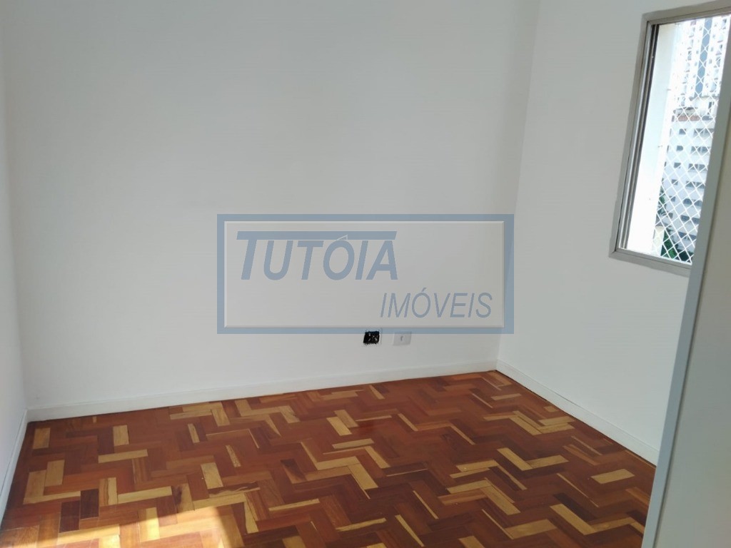 Apartamento à venda com 2 quartos, 75m² - Foto 4