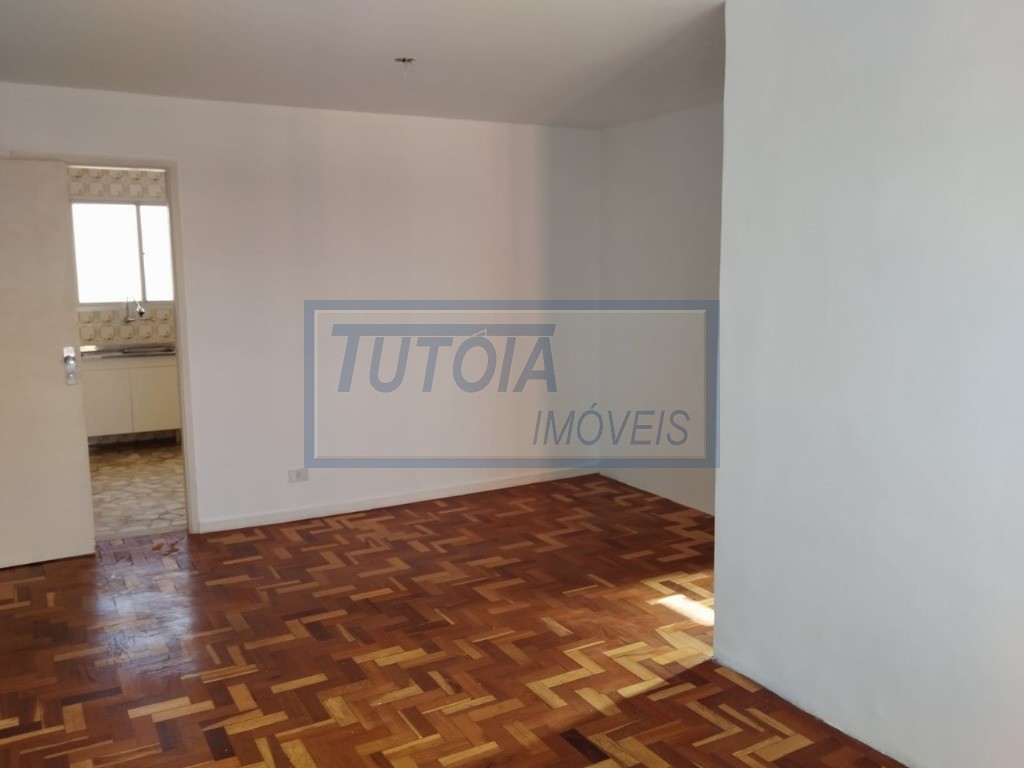 Apartamento à venda com 2 quartos, 75m² - Foto 2