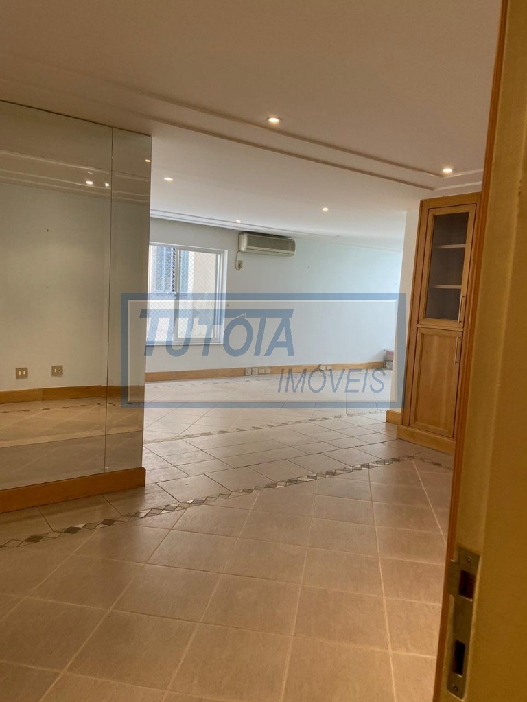 Apartamento à venda com 3 quartos, 188m² - Foto 2