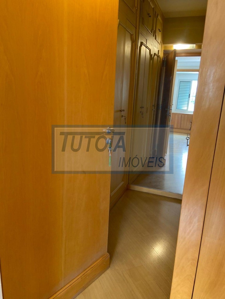 Apartamento à venda com 3 quartos, 188m² - Foto 4