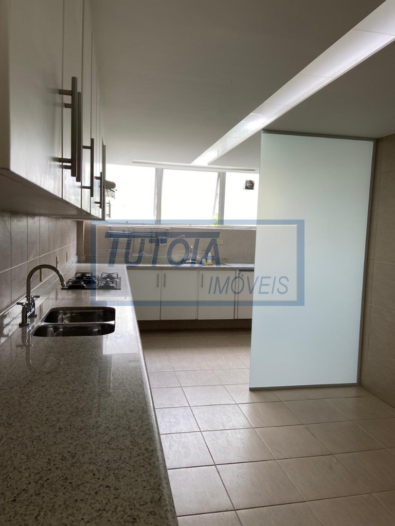 Apartamento à venda com 3 quartos, 188m² - Foto 9