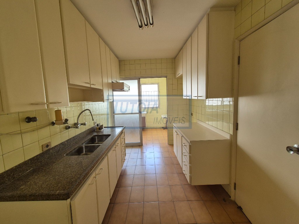 Apartamento à venda com 3 quartos, 140m² - Foto 27