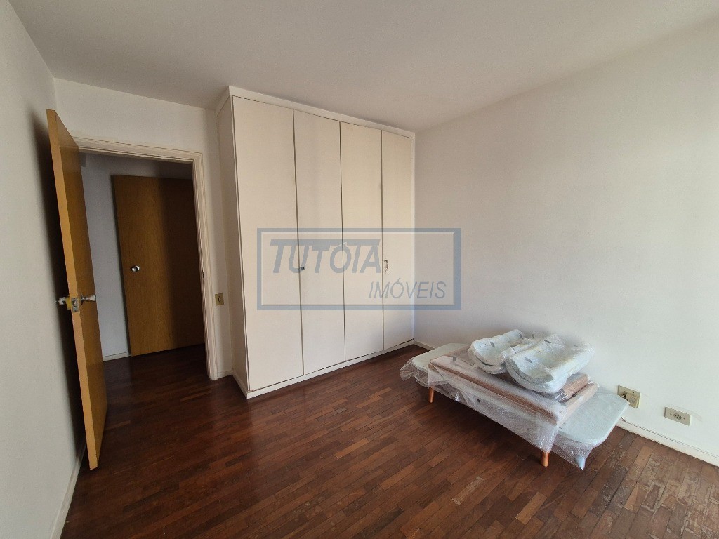 Apartamento à venda com 3 quartos, 140m² - Foto 11