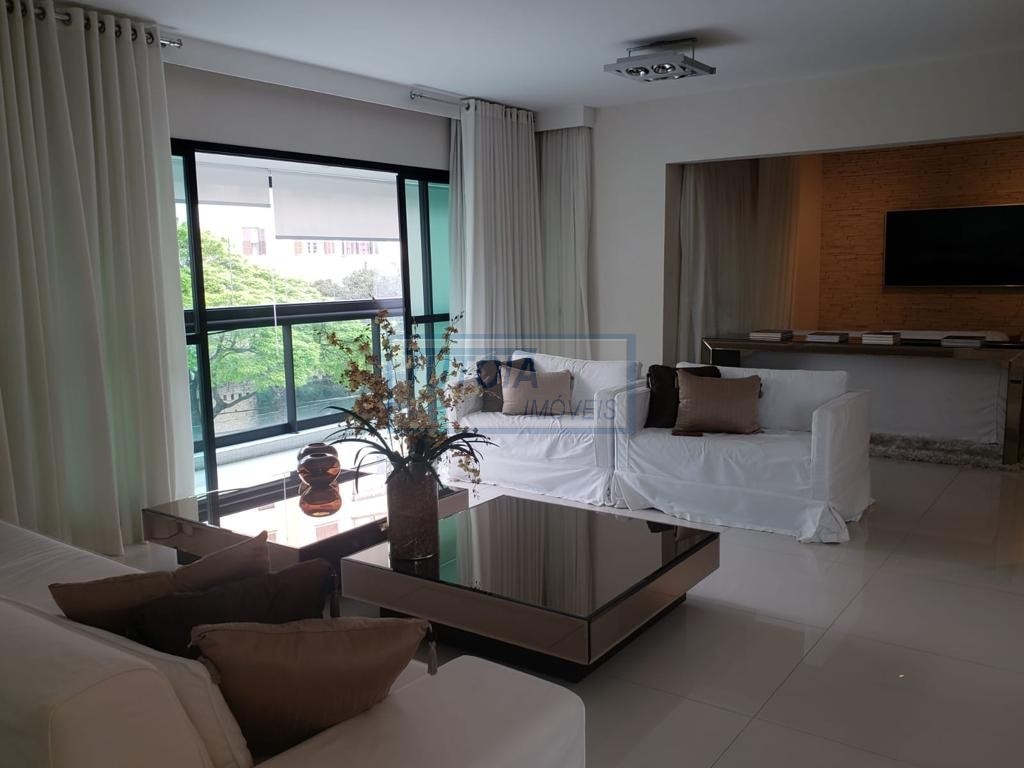 Apartamento para alugar com 3 quartos, 230m² - Foto 4